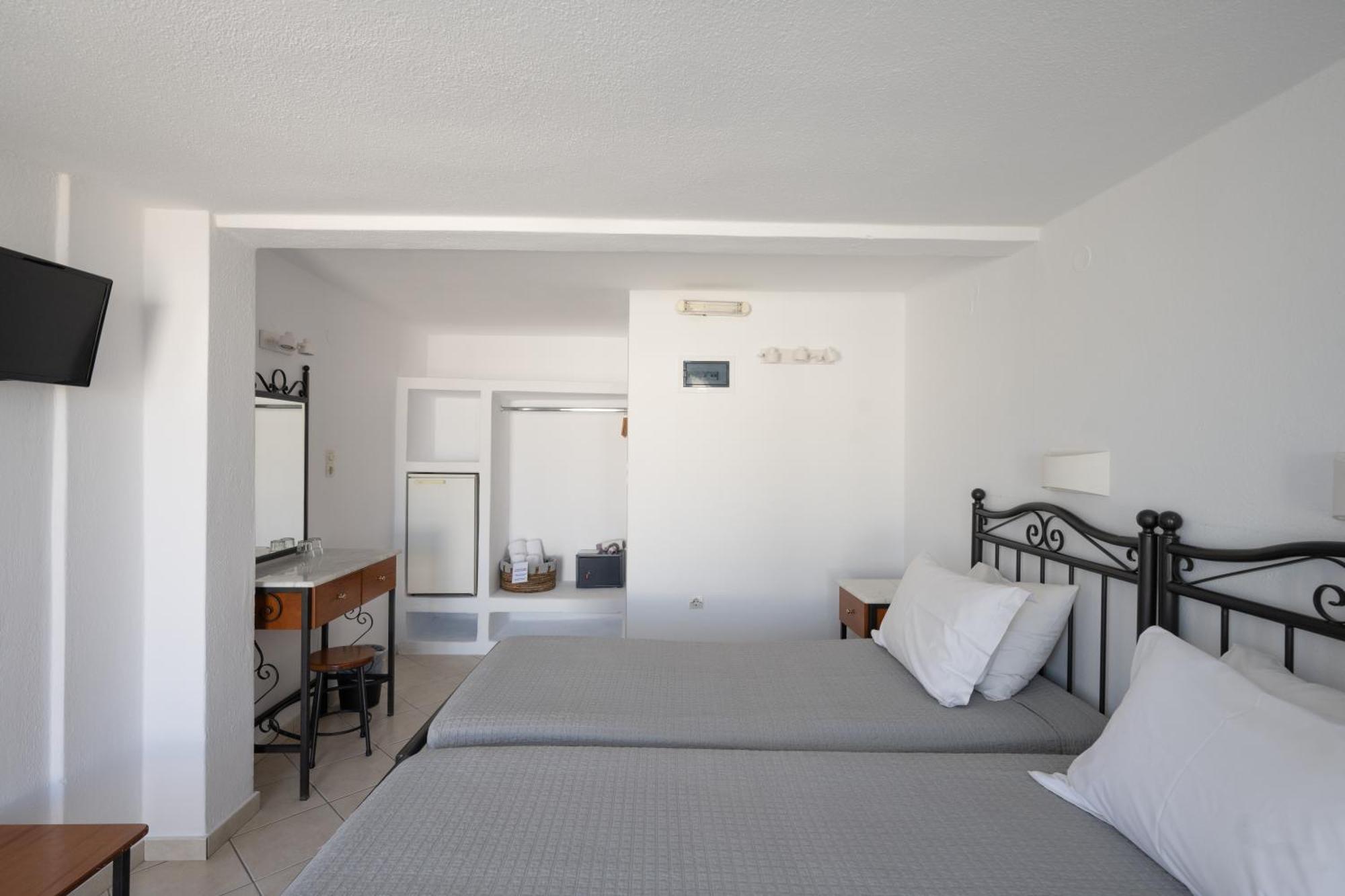 אורנוס Anixi Hotel מראה חיצוני תמונה
